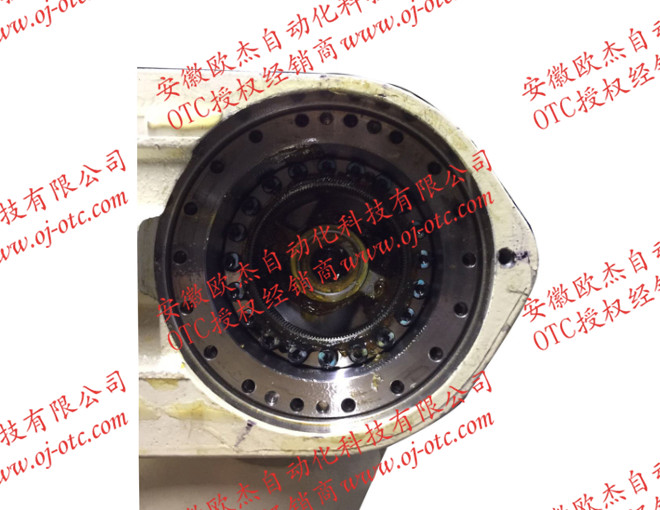 OTC Daihen W-L01949 側(cè)視特寫 OTC Daihen W-L01949 減速機側(cè)視