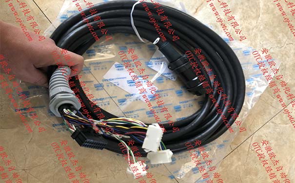 OTC Daihen L9241F00 整體展示 OTC Daihen L9241F00 電纜盤(pán)繞展示