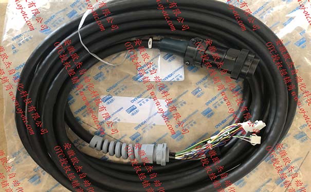 OTC Daihen L9241F00 連接器特寫(xiě) OTC Daihen L9241F00 電纜細(xì)節(jié)