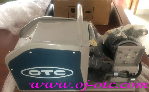 OTC DAIHEN CMV-7402 送絲機側(cè)面接口與銘牌